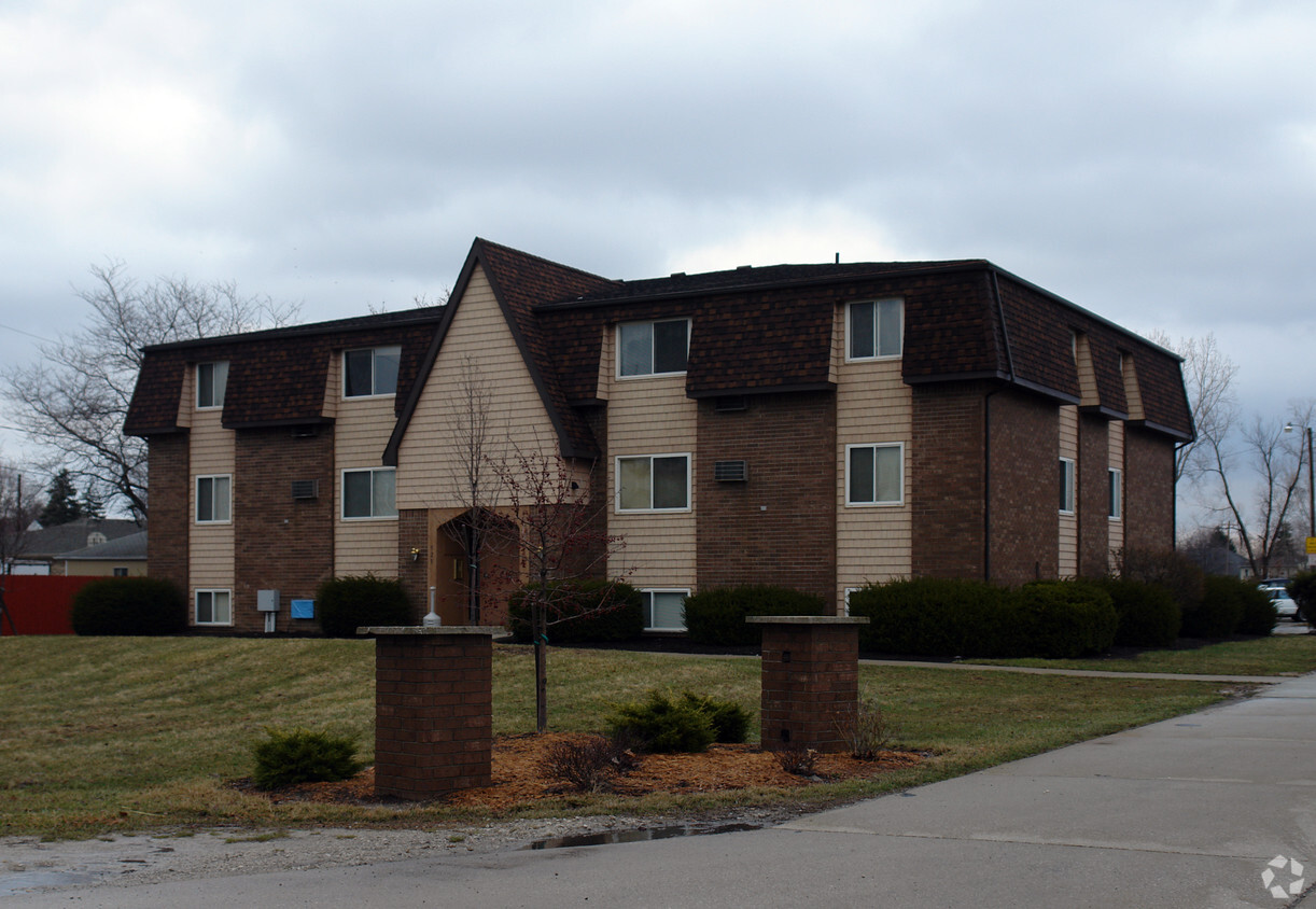 Primary Photo - 525 Lime City Rd