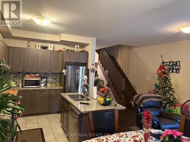 Building Photo - 87 Sonoma Valley Cres