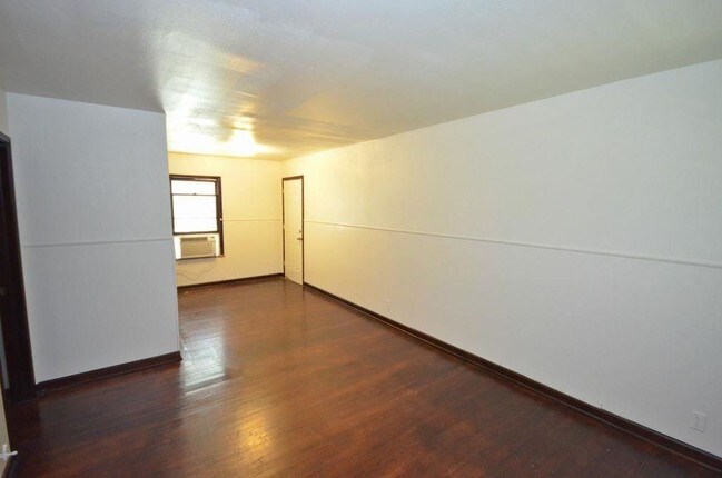 Building Photo - 1717 Birch Pl
