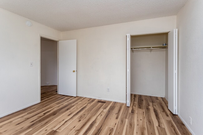 Building Photo - 6672 Provincial Dr