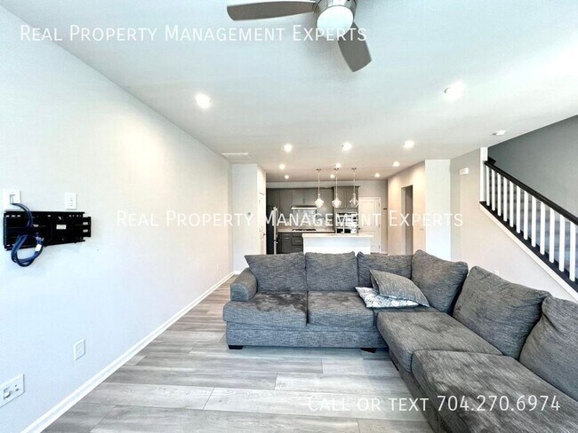 Foto del edificio - 1276-B Brawley School Rd-