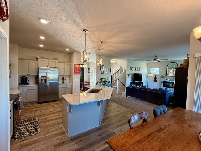 Building Photo - Home For Rent In Papillion