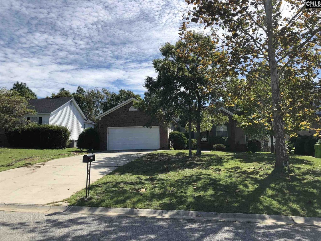 Primary Photo - 212 Carriage Oaks Dr