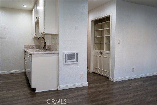 Foto del edificio - 9313 National Blvd