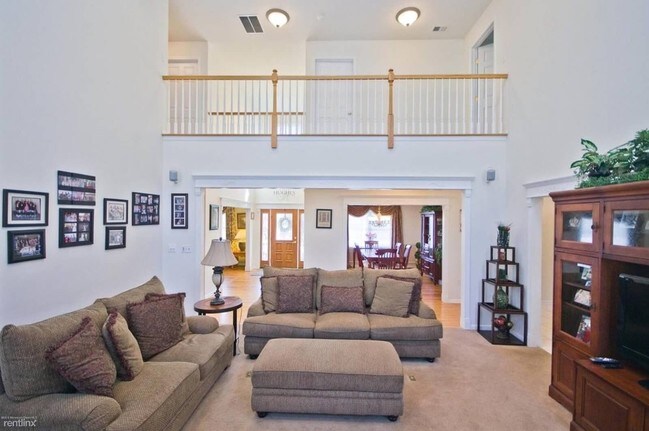 Foto del edificio - 5 Regal Ct