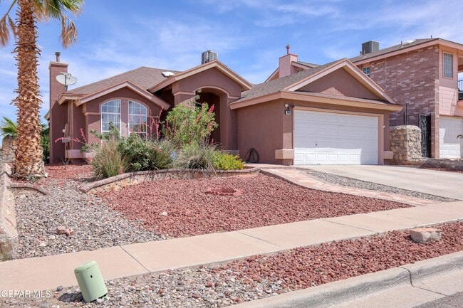 Building Photo - 7449 Plaza Taurina Dr