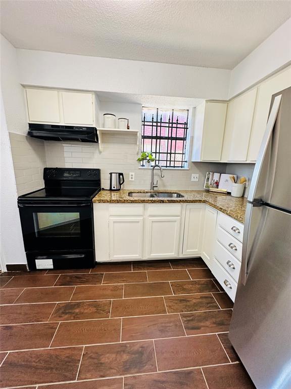 Building Photo - 12500 Sandpiper Dr