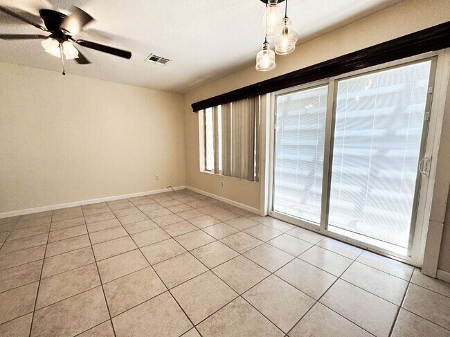 Foto del edificio - "Charming 2-Bedroom Oasis in Yuma with Mod...