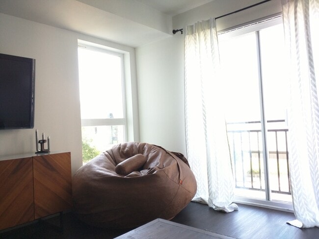 Foto del edificio - 108 5th Ave S