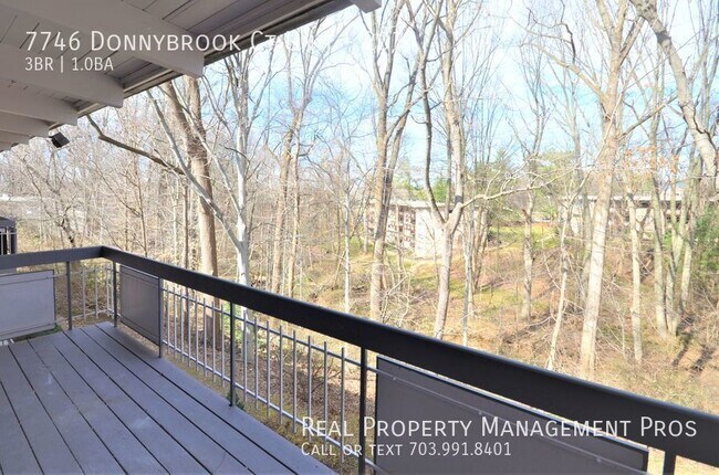 Foto del edificio - Bright and Open Top Floor Condo- Great View!