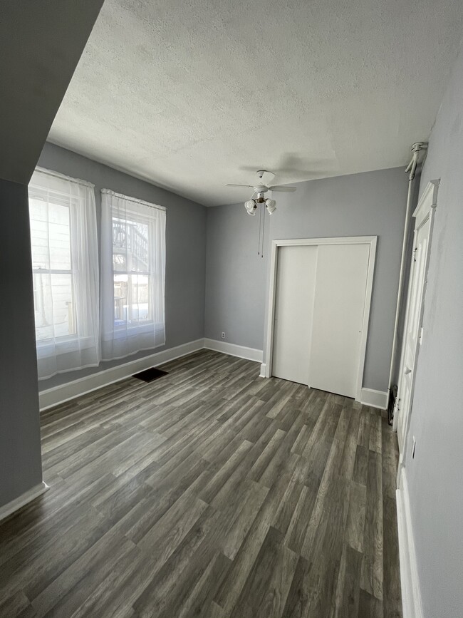 Building Photo - 369 Case Ave
