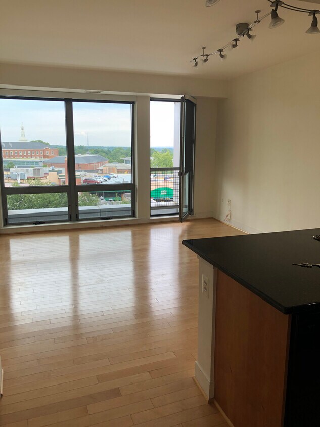 Foto principal - 4101 Albemarle St NW