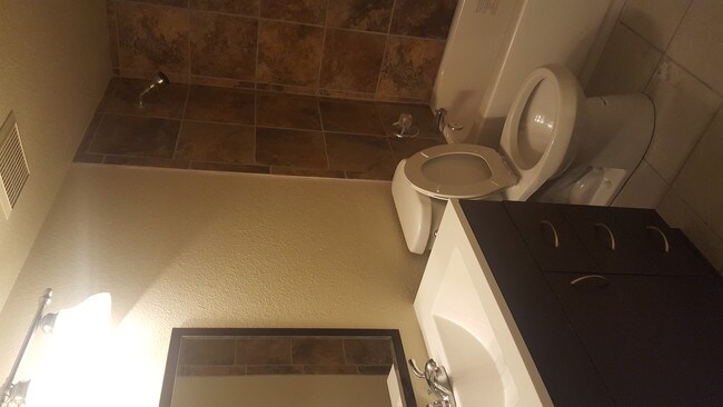 Baño 2 - 4373 Liverpool Ct