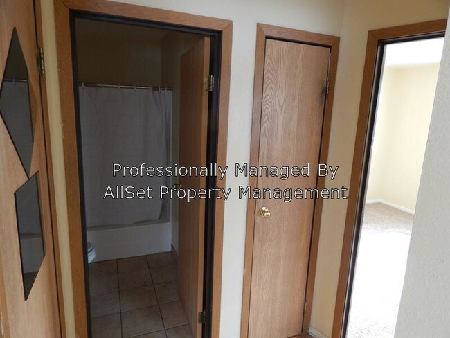 Foto del edificio - 7624 N 78th St