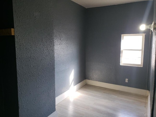 Foto del edificio - 2840 Lagrange St