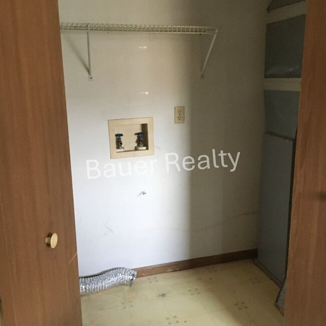 Building Photo - gj1255