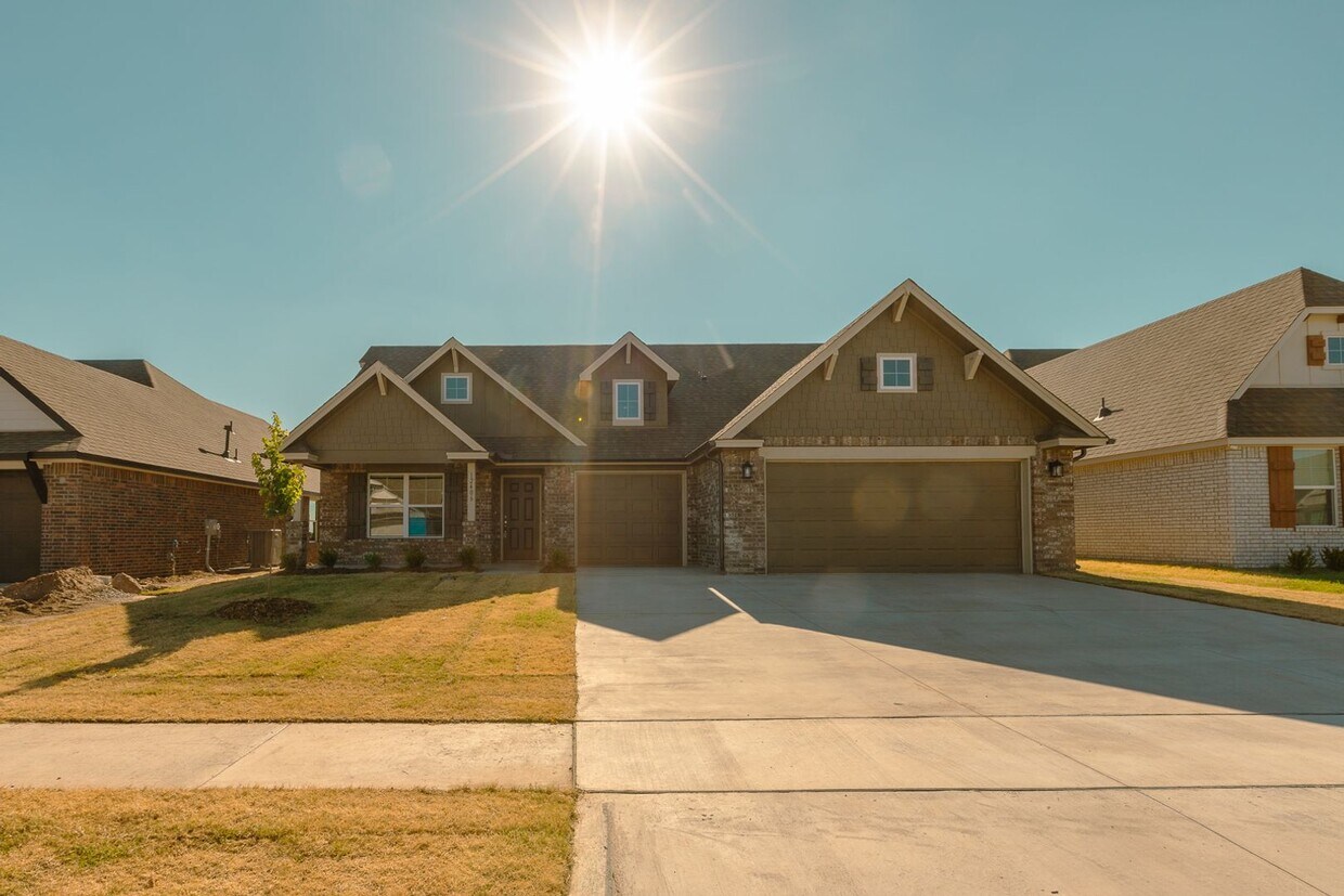 Primary Photo - BRAND NEW 4 BEDROOM SIMMONS HOME IN BIXBY!...