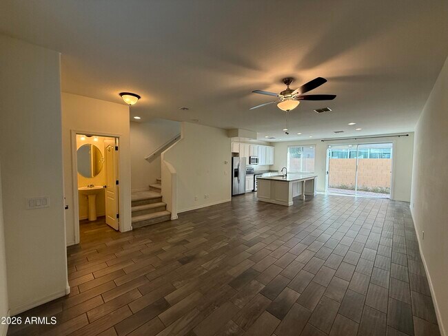 Foto del edificio - 4377 E Toledo St