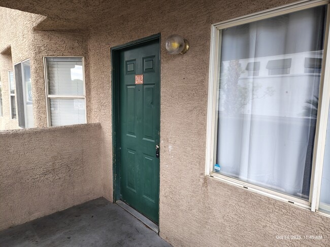 Building Photo - 6552 Wilma Ave
