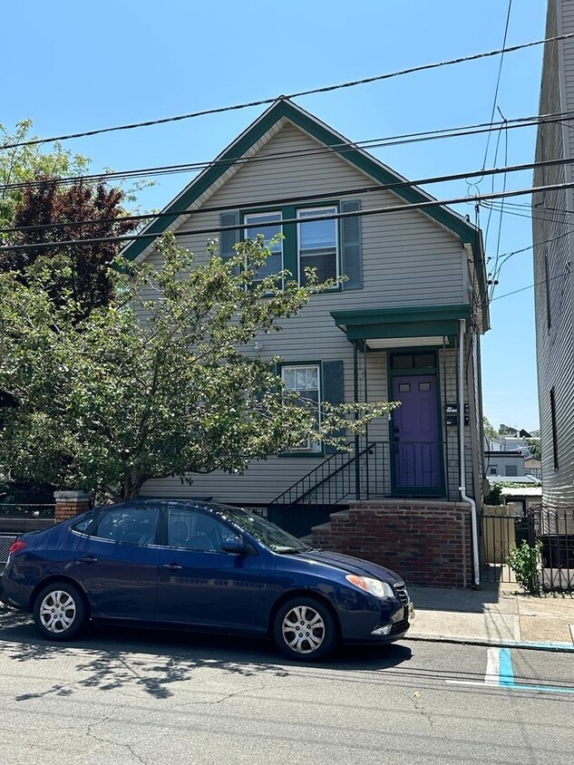 1309 6th St, North Bergen, NJ 07047 Room for Rent in North Bergen, NJ