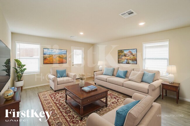 Foto del edificio - 13115 Rosemary Cove