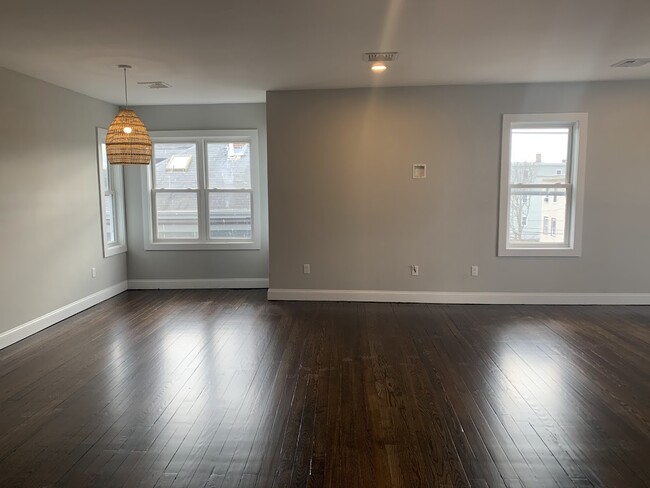 Building Photo - 153 Almy St