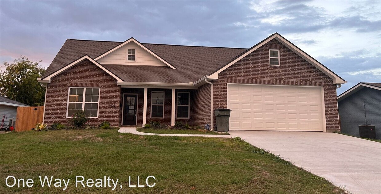Foto principal - 3 br, 2 bath House - 4402 Pleasant Drive
