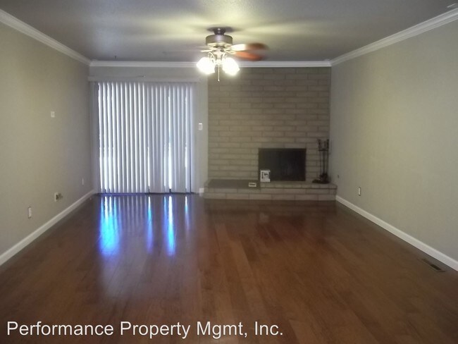Building Photo - 3 br, 2.5 bath House - 2219 E. Magill