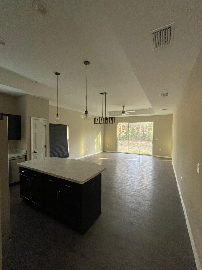 Building Photo - 6270 W Oak Park Blvd