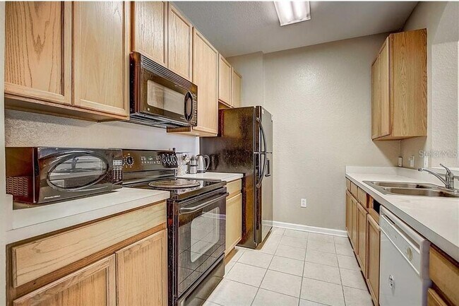 Building Photo - 8630 Buccilli Dr