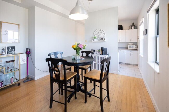 Building Photo - 2 bedroom in Boston MA 02118
