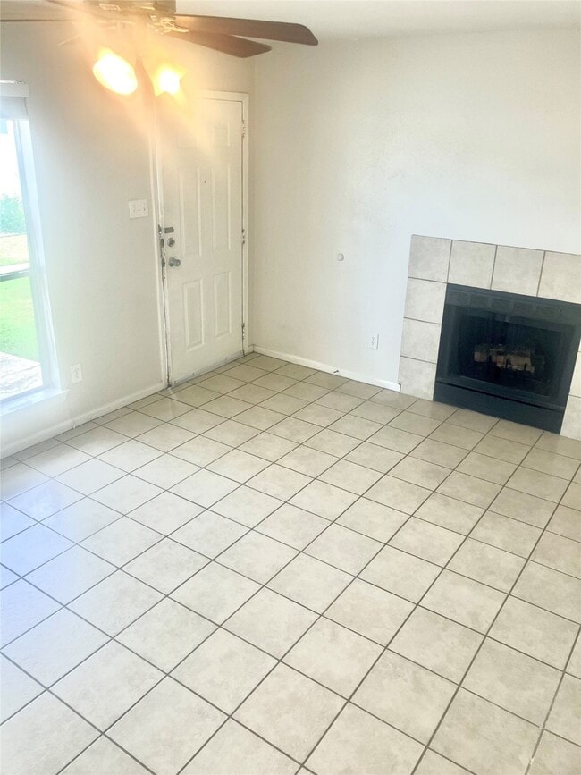 Building Photo - 3506 Cove View Blvd
