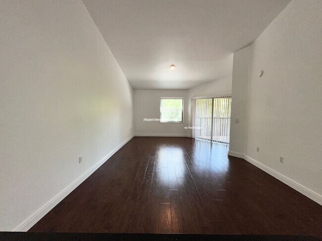 Foto del edificio - 7767 Sugar Bend Dr