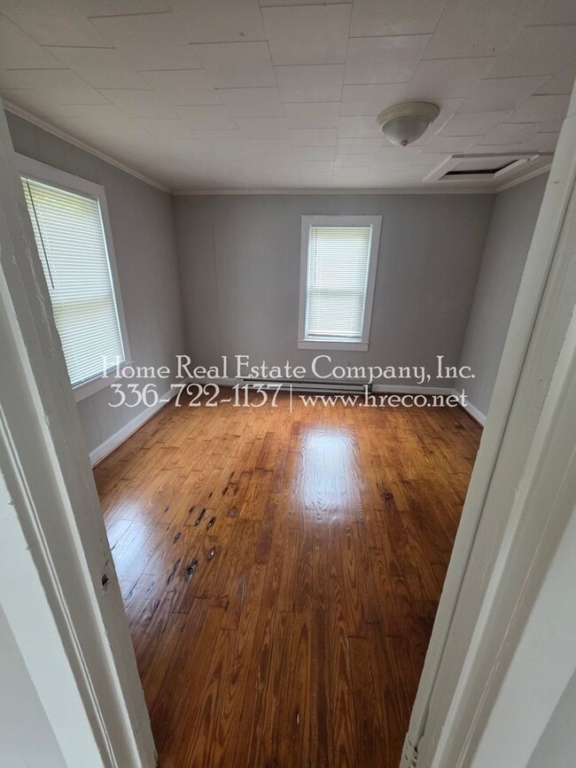 Building Photo - 325 W. 23rd Street