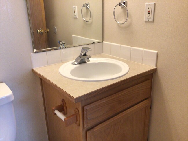 Foto del edificio - 19403 Valley View Dr