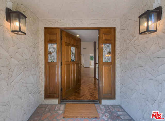 Building Photo - 4911 Collett Ave
