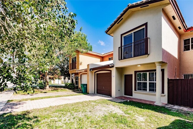 Foto del edificio - 765 SW 6th Ct