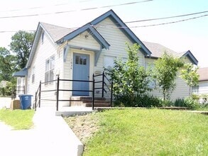 Building Photo - 1634 Kyle Ave