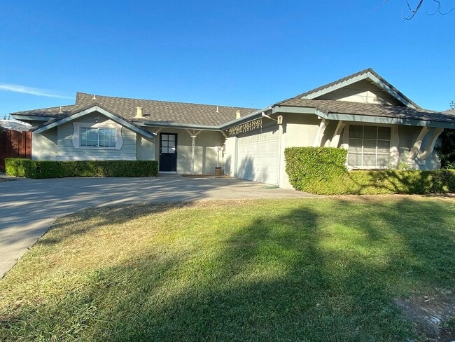 Building Photo - 5564 Yale Dr