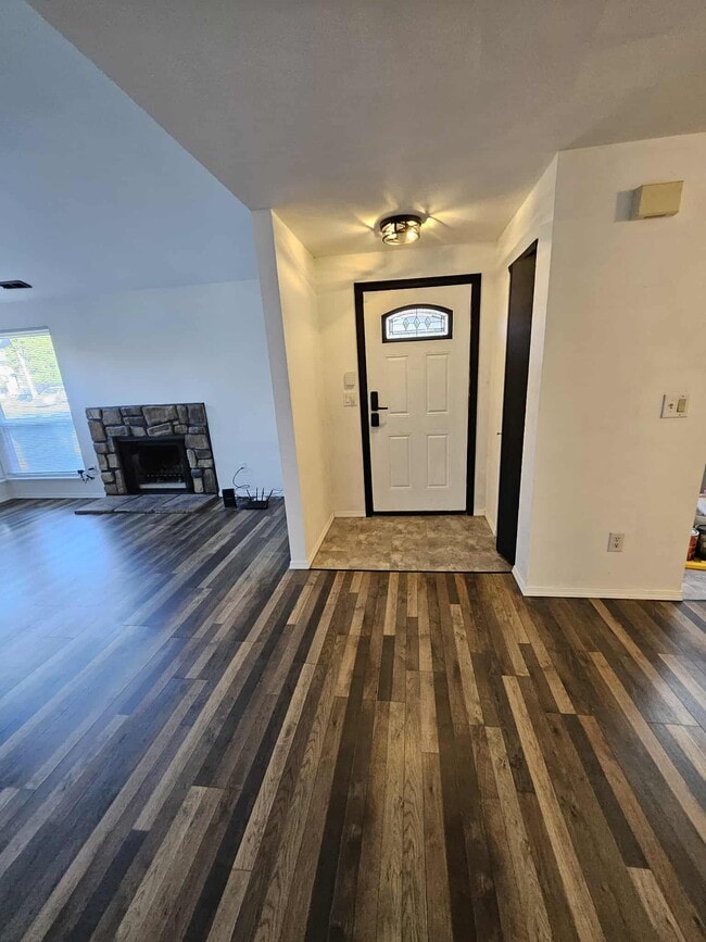 Building Photo - 3027 K St NE
