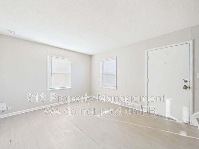 Building Photo - 801-803 E Bannister Rd