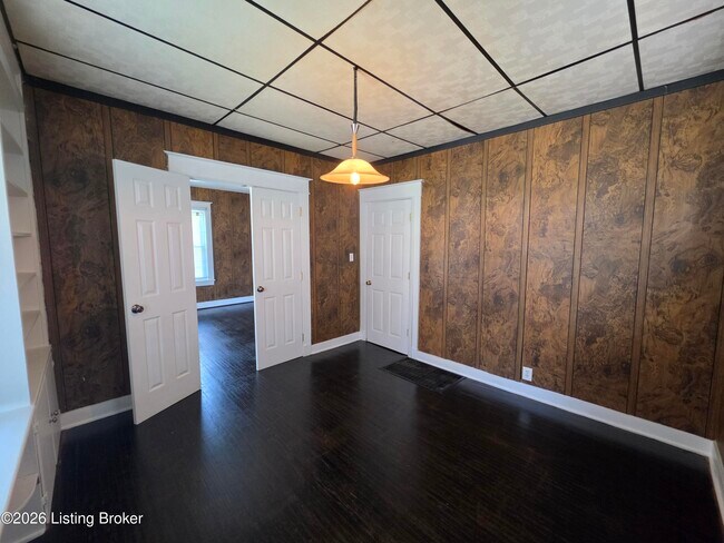 Building Photo - 321 S 39th St