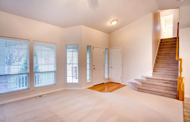 Building Photo - Terrific Home In Amazing Neighborhood!
