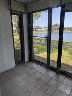 Building Photo - 201 Lake Pointe Dr