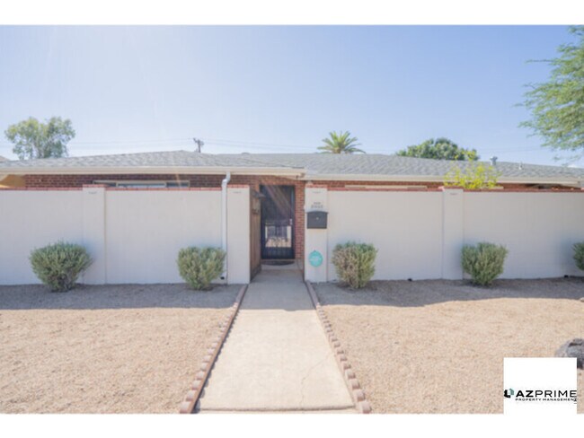 Foto del edificio - Welcome to your Elegantly Furnished 4/3 Ha...