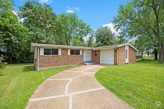Building Photo - 250 Countryside Dr