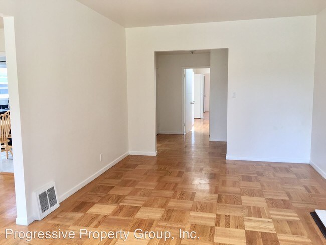 Building Photo - 3 br, 3 bath House - 39 Lakeshore Drive