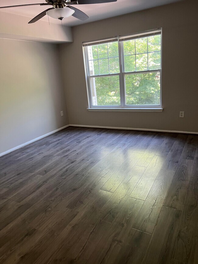 Foto del edificio - 13900 Farnsworth Ln