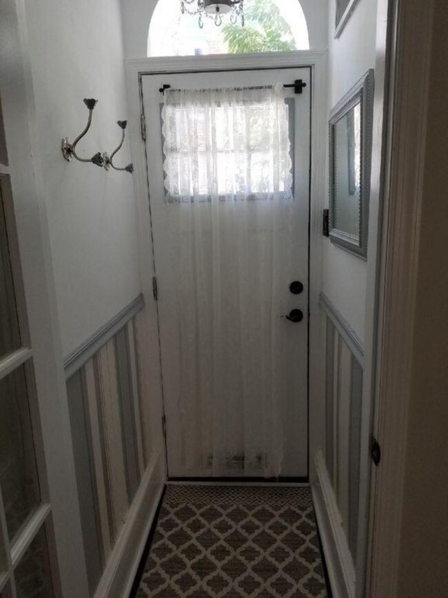 Photo - 856 N Bambrey St House