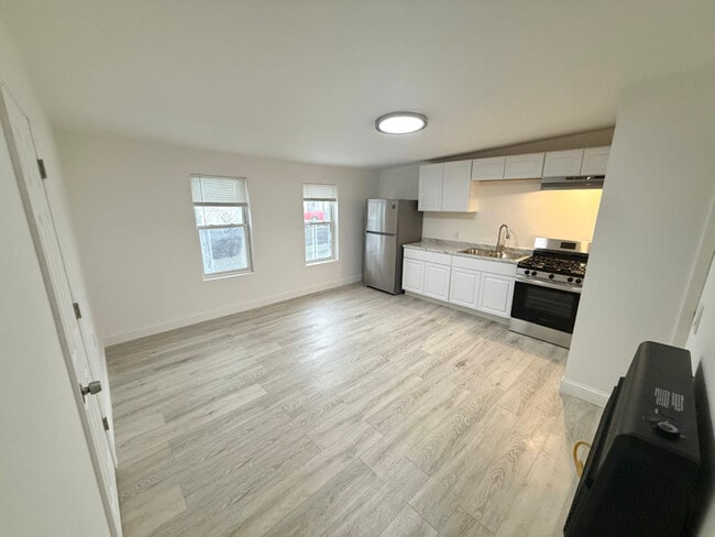 Building Photo - 25 13th St